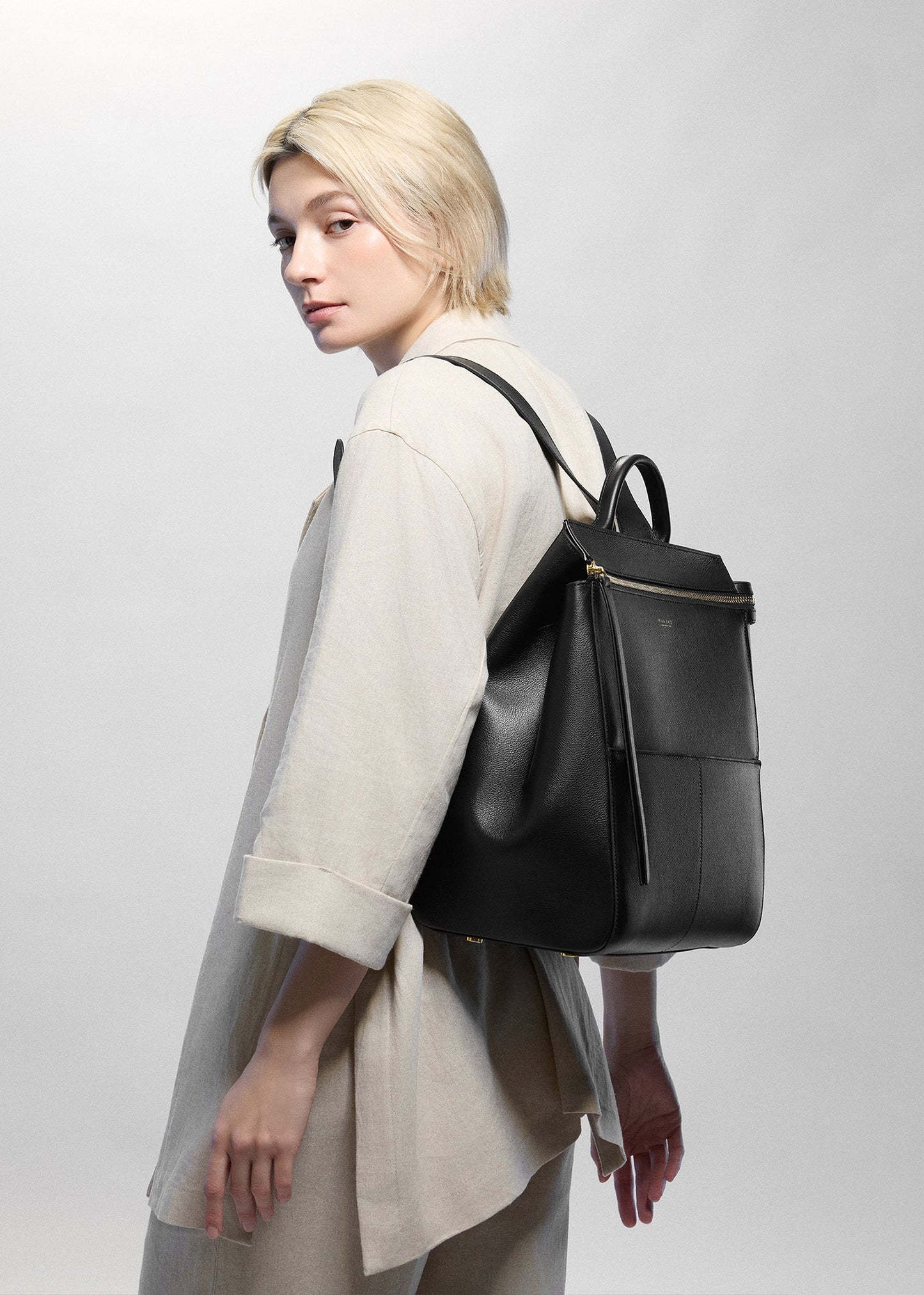 Harper Midi Backpack (Leather)